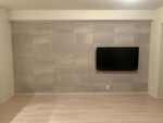 エコカラットプラスストーングレースと壁掛けテレビ